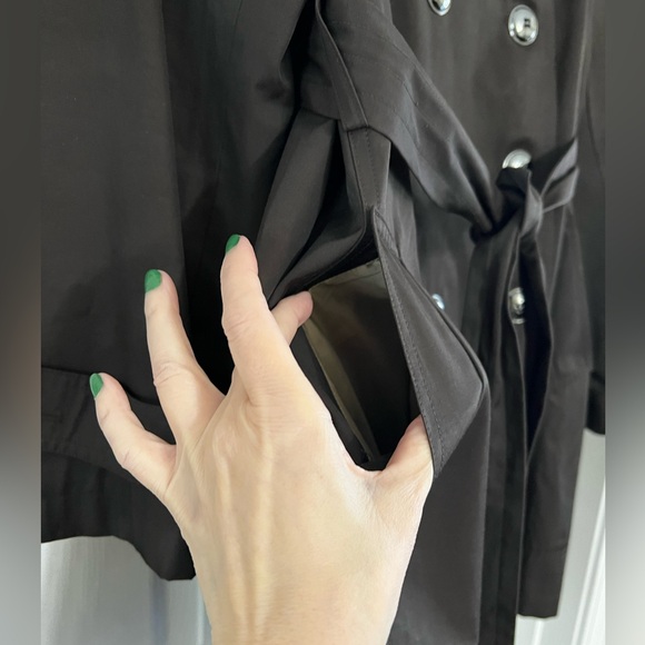 Larry Levine, Brown Double breasted Belted Water Repellent Trench Coat. - Picture 11 of 15